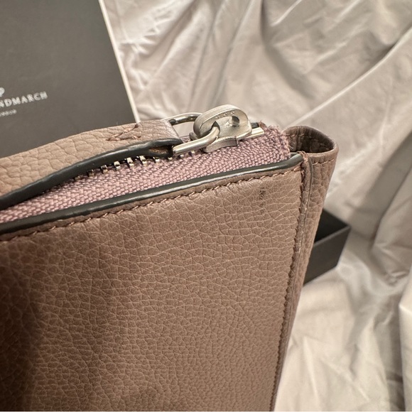 ANYA HINDMARCH
Eyes Document Case / clutch EUC - Picture 8 of 15